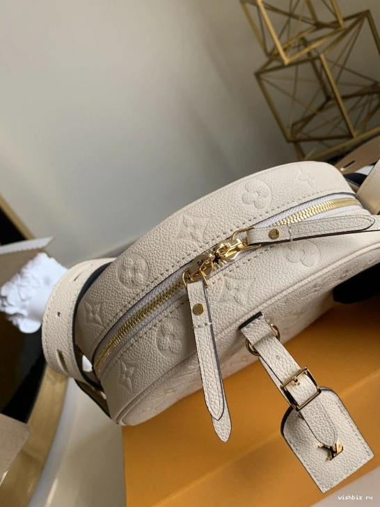 WIS VUITTON LOUIS BOITE MM SOUPLE CHAPEAU 0901